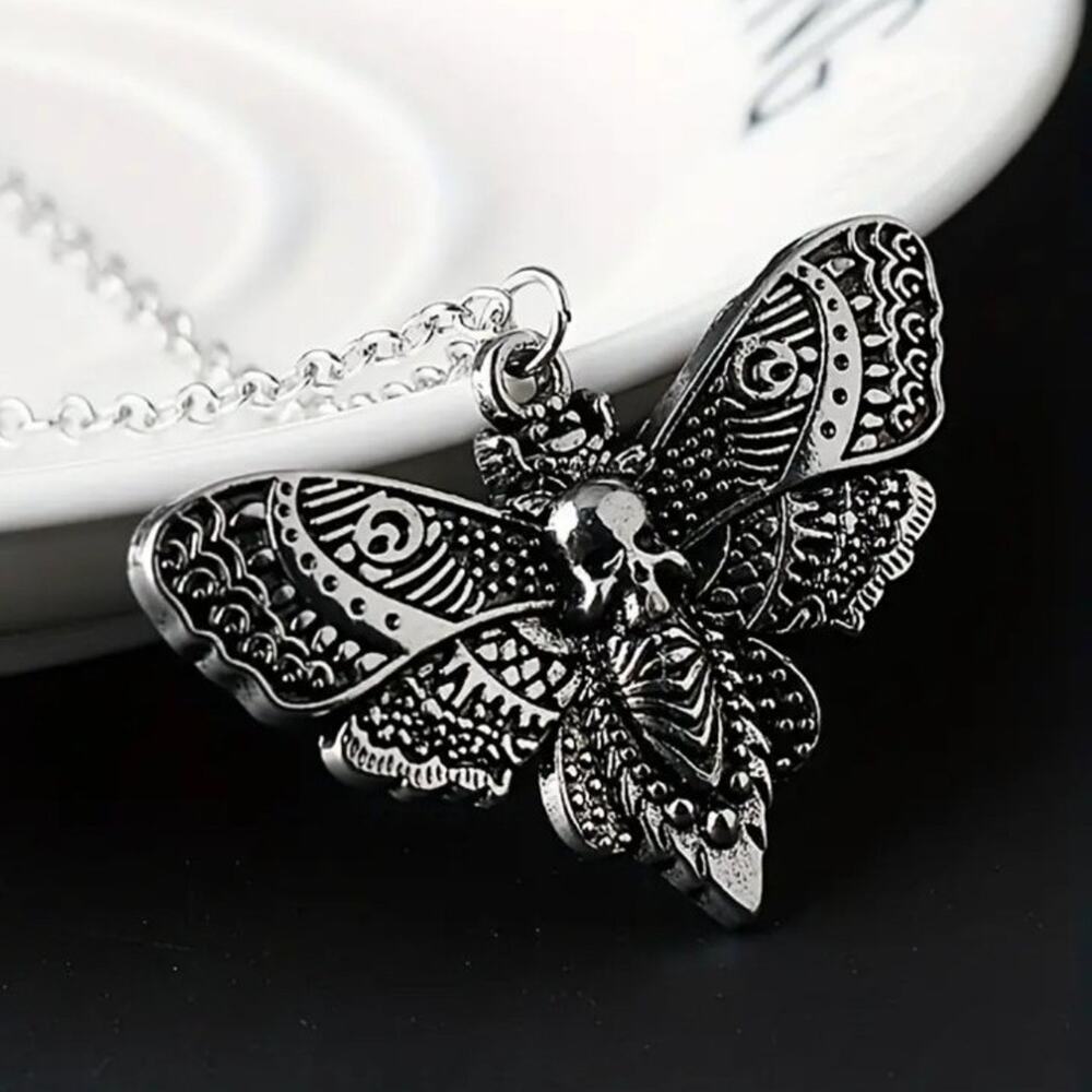 Death's Head Necklace Moth Halloween Spooky Voodoo Birthday Christmas Gift - NEW